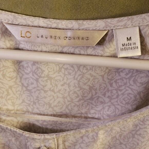 Lauren Conrad grey and white flower blouse - Picture 4 of 9